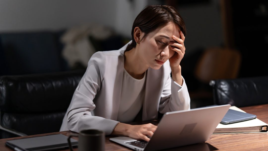 残業60時間超えるとやばい?違反になるケースや対策法を解説!