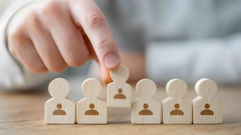 裁量労働制の勤務時間の仕組みとは？種類別の導入の流れを解説