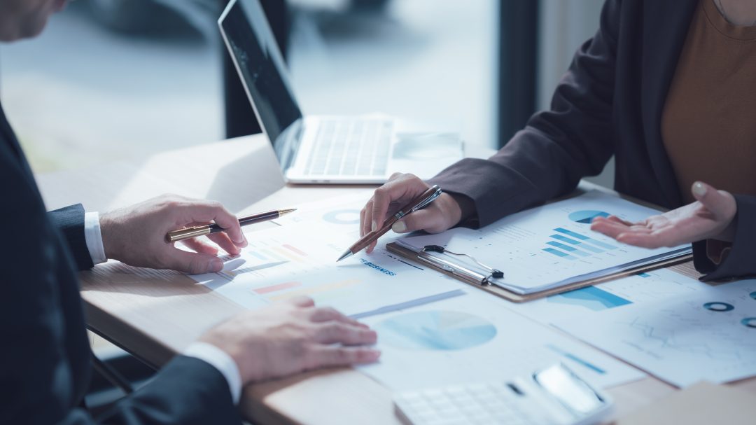 【2026年版】SESの単価相場はいくら？職種・経験年数・契約形態別に徹底解説