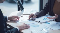 【2026年版】SESの単価相場はいくら？職種・経験年数・契約形態別に徹底解説